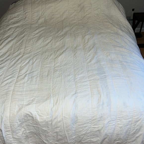 Rachel Ashwell Simply Shabby Chic Queen 100”x 86” Patchwork Cotton Quilt - Picture 7 of 10